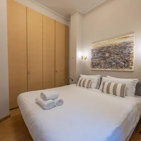 Cenacolo, Corso Magenta, Milan's Historic Center *