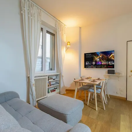 Cenacolo, Corso Magenta, Milan's Historic Center Apartmán